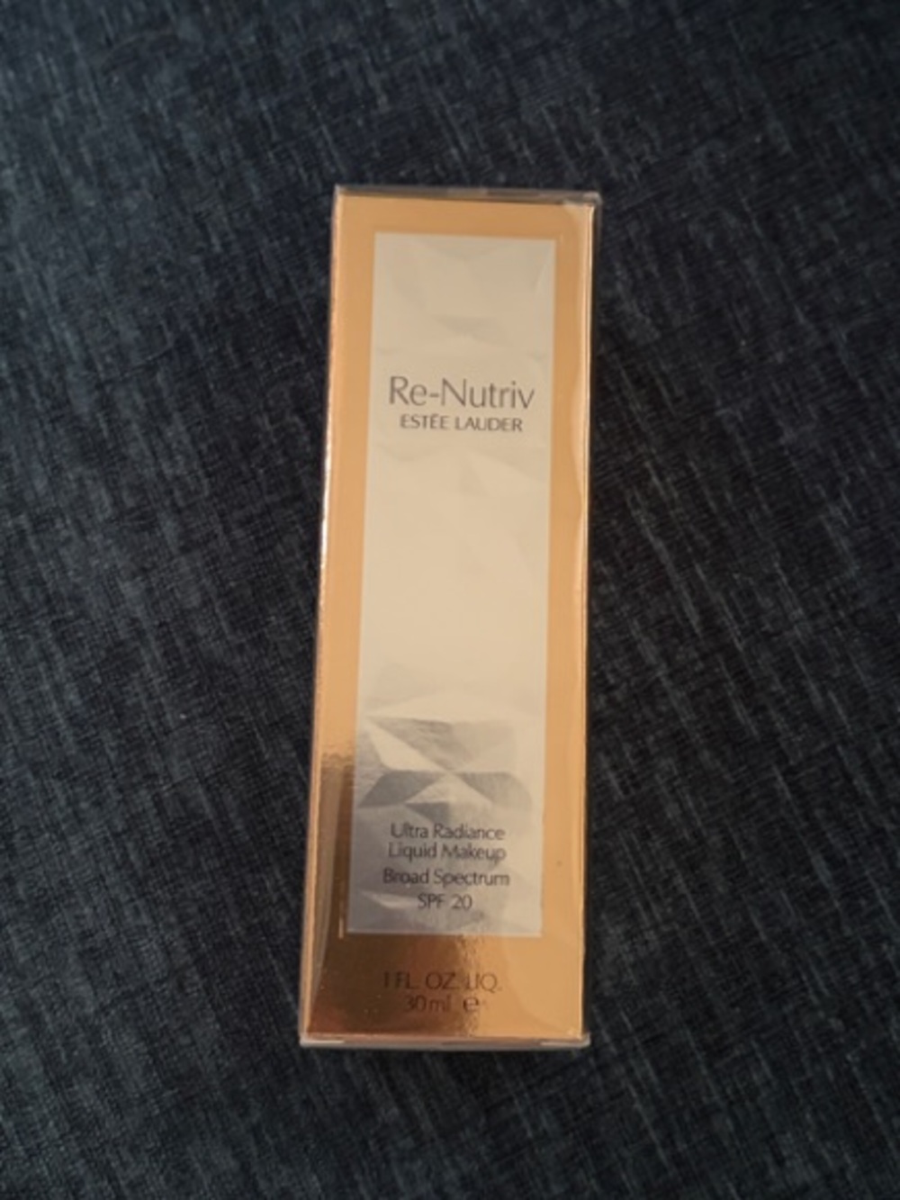 New Estée Lauder Re-Nutriv Ultra Radiance Liquid Makeup - Gold Tone 2C3 Fresco